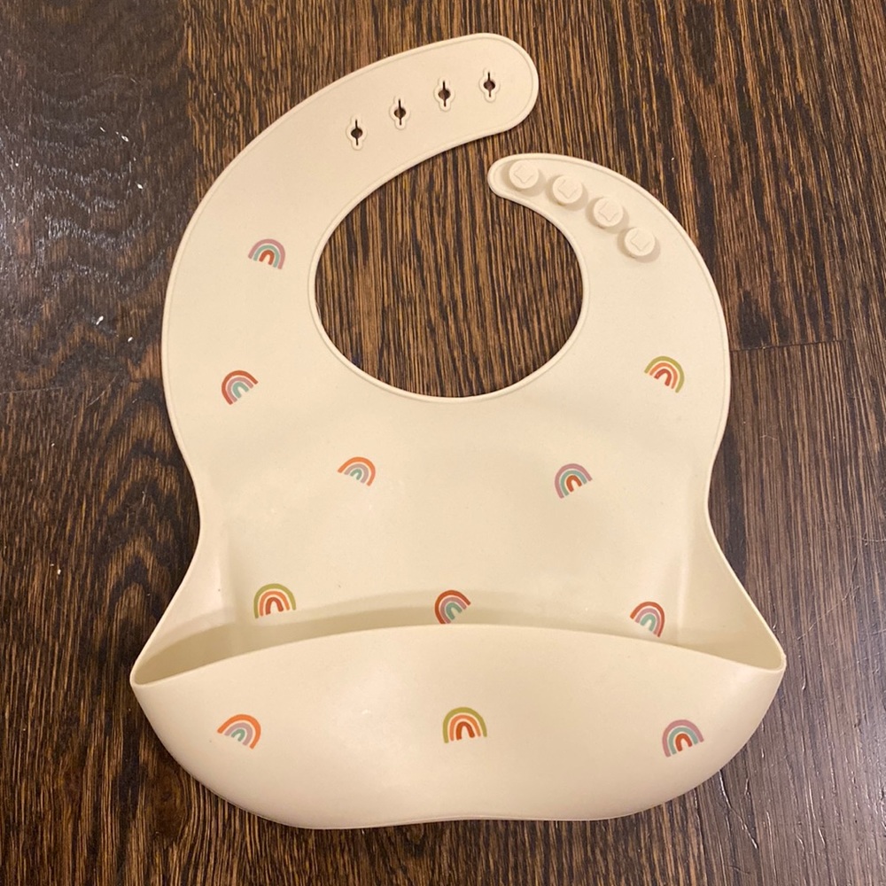 Mushie Silicone Bib